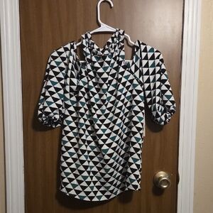 Worthington Black and White Triangle Blouse Cold Shoulder Blouse NWT